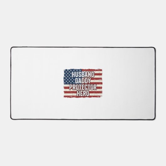 Patriottische man papa beschermer held vlag shirt bureaumat (Voorkant)