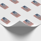 Patriottische man papa beschermer held vlag shirt cadeaupapier (Hoek)