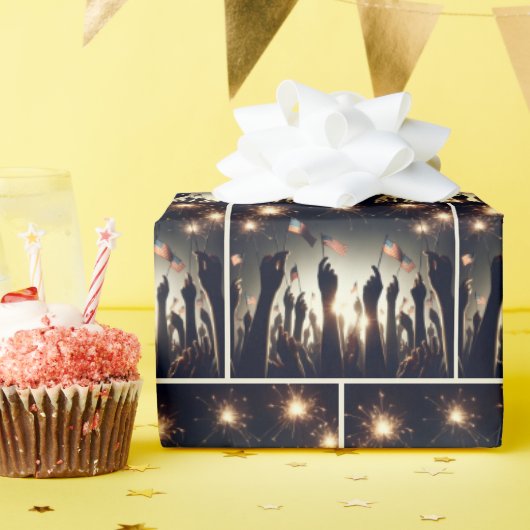 Patriottische menigte met Amerikaanse vlaggen Cadeaupapier (Verjaardagsfeest)