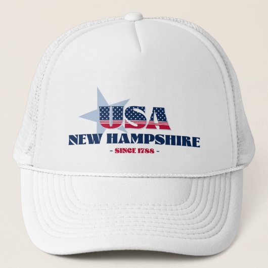 Patriottische New Hampshire typografie Trucker Hat Pet (Voorkant)