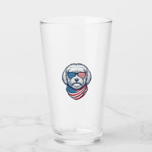 Patriottische pluizige hond vectorillustratie_1 glas