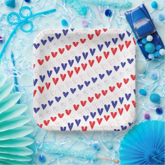 Patriottische rode, witte en blauwe harten papieren bordje (Feest)