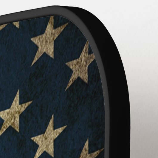 Patriottische roestzuchtige Amerikaanse vlag - Aan Pickleball Paddle (Links Detail)