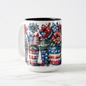 PATRIOTTISCHE ROOD WIT BLAUW AMERIKAANSE BLOEMEN I TWEEKLEURIGE KOFFIEMOK (Voorkant links)
