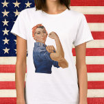 Patriottische Rosie de Riveter, we kunnen het doe T-shirt<br><div class="desc">Een model van patriottisme, met een vrouw die inmiddels bekend staat als Rosie de Riveter. Dit ontwerp heeft de originele achtergrond verwijderd en is slechts voorzien van Rosie! "We kunnen het!" is een Amerikaans poster uit de Tweede Wereldoorlog met een inspirerend afbeelding om de moraal van de vrouw-werknemer te stimuleren....</div>