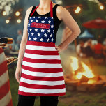 Patriottische U.S. Vlag Gelukkig 4th van Juli Fami Schort<br><div class="desc">Introductie van onze Patriottische Amerikaanse vlag "Happy 4th of July" Familienaam keuken decor ontwerp in officiële kleuren van de Verenigde Staten, de perfecte aanvulling op uw Independence Day vieringen! Show je Amerikaanse trots in stijl met dit ontwerp dat patriottisme combineert met een feestelijke sfeer. Onze Amerikaanse vlag met levendige kleuren...</div>