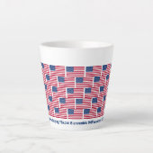 Patriottische USA-vlag-hospitabiliteit Latte Mok (Voorkant)
