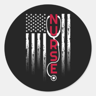 Patriottische verpleegster met vlag stethoscoop vo ronde sticker