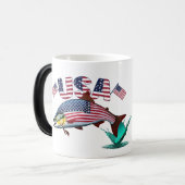 Patriottische vlag bedekte regenboogforel magische mok (Voorkant links)