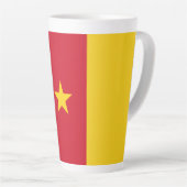 Patriottische vlag van Kameroen Latte Mok (Rechterhoek)
