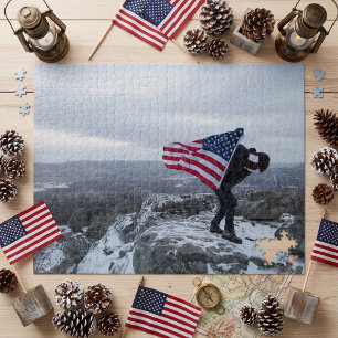 Patriottische Wandelaar die met Amerikaanse Vlag Z Legpuzzel