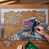 Patriottische wandelaar die met de Amerikaanse vla Legpuzzel