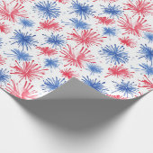 Patriottische Waterverf rood en blauw vuurwerk Cadeaupapier (Hoek)