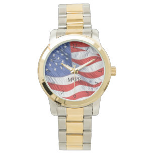Patriottische Waving American Flag Monogramed Gift Horloge