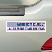 Patriottisme is veel meer dan een Amerikaanse vlag Bumpersticker (Op auto)