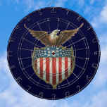 patriottisme, Proud Eagle over Amerikaanse vlag Dartbord<br><div class="desc">illustratie trotse patriottische Vierde van juli vakantieontwerp met een kale adelaar en een schild met de Amerikaanse vlag, de sterren en strepen. Show uw patriottisme en trots op de Verenigde Staten van Amerika met symbolen van vrijheid en onze grote natie. Ideaal voor het vieren van onze helden op Veteranendag, herdenkingsdag...</div>