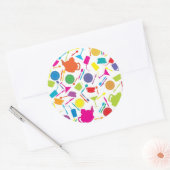 Patroon met gekleurde keukenspullen ronde sticker (Envelop)