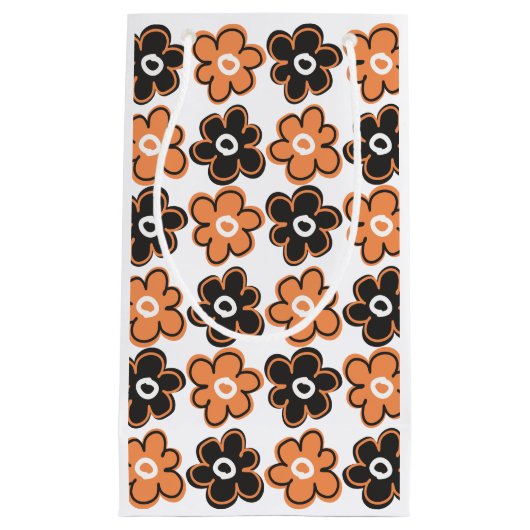 Patroon met Oranje en zwarte rembloemen Klein Cadeauzakje (Voorkant)