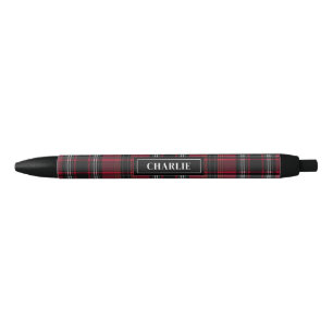 Patroon met rood en zwart tartan en op de verpakki zwarte inkt pen