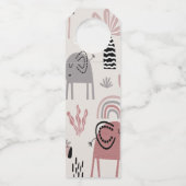 patroon met schattige olifanten en reuzengiraffes flessenhanger (Voorkant)