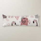 patroon met schattige olifanten en reuzengiraffes lichaamskussen (Voorkant)