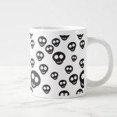 Patroon met zwarte schedels op wit grote koffiekop (Rechts)