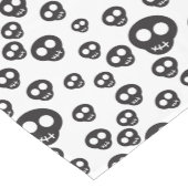 Patroon met zwarte schedels op wit korte tafelloper (Hoek)