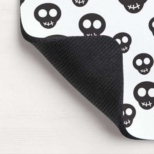 Patroon met zwarte schedels op wit muismat (Hoek)