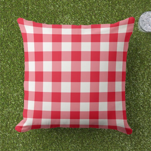 Patroon rode en witte gingham buitenkussen (Gras)