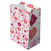 Patroon Valentijn`s Day 2024 achtergrond met hart Medium Cadeauzakje (Achterkant Gekanteld)
