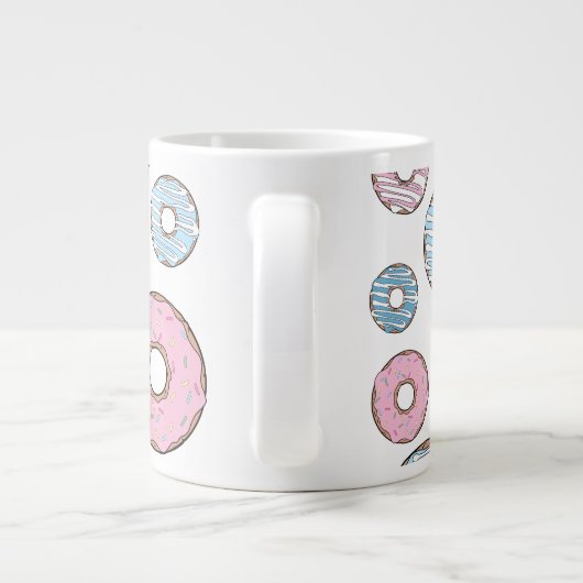 patroon van donuts, roze donuts, blauwe donuts grote koffiekop (Achterkant)