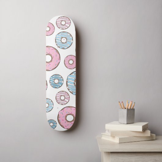 patroon van donuts, roze donuts, blauwe donuts persoonlijk skateboard (Muurkunst)