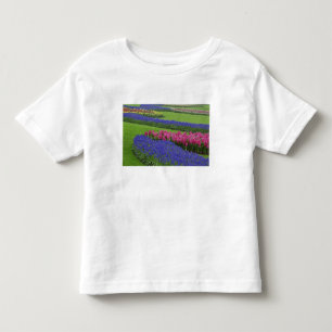 Patroon van druifhyacint, tulpen en kinder shirts