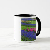 Patroon van druifhyacint, tulpen en mok (Voorkant rechts)