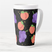 patroon van druiven en perziken latte mok (Rechterhoek)