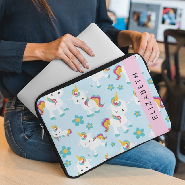 Patroon van eenhoorns, leuke eenhoorns, Jouw naam Laptop Sleeve (Creator heeft geüpload)