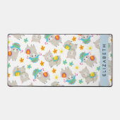 Patroon van lama's, alpaca's, bloemen, Jouw naam Bureaumat (Voorkant)