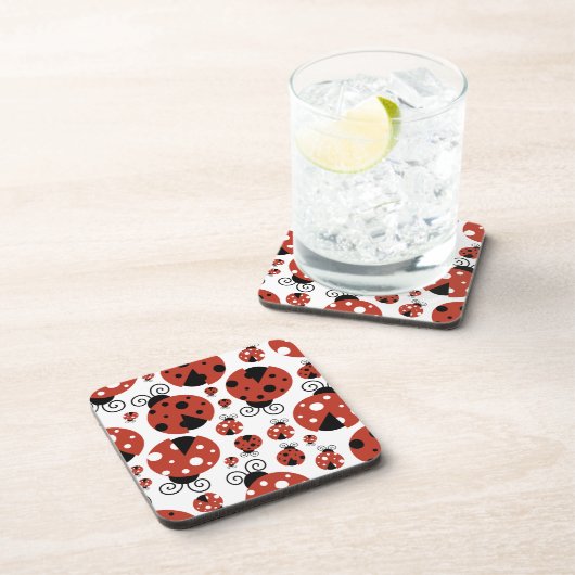 Patroon van luibugs, luidoezels, rode luibugs bier onderzetter (Rechterzijde)