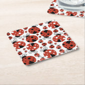 Patroon van luibugs, luidoezels, rode luibugs kartonnen onderzetters (Schuin)