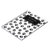 Patroon van poten, hondenpoten, kattenpoten, zwart notitieboek (Linkerzijde)