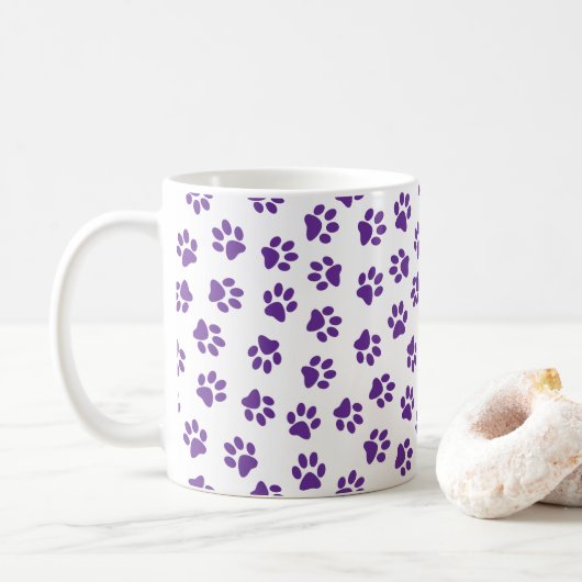 Patroon van poten, hondenpoten, Paarse poten Koffiemok (Met donut)