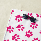 Patroon van poten, hondenpoten, roze poten strandlaken (In situ)