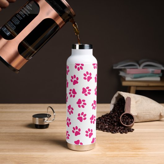 Patroon van poten, hondenpoten, roze poten waterfles (Koffie)