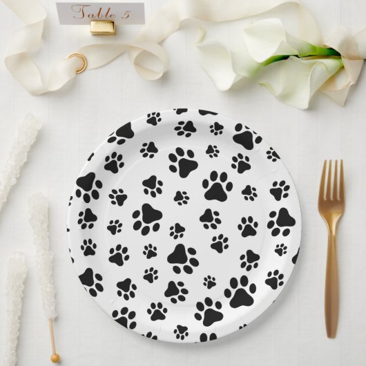 Patroon van poten, hondenpoten, zwart en wit papieren bordje (Huwelijk)