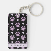 Patroon van poten, Lila poten, harten, Jouw naam Sleutelhanger (achterkant)