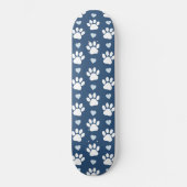 Patroon van poten, reuzenpoten, witte poten, blauw persoonlijk skateboard (Voorkant)