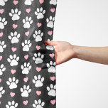 Patroon van poten, reuzenpoten, witte poten, roze  sjaal<br><div class="desc">Kute,  leuke en schattige patronen met witte poten en roze harten. Moderne en trendy gave,  perfect voor het hondenliefhebber in je leven.</div>