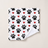 Patroon van poten, reuzenpoten, zwarte poten, rode bad handdoek (Wasdoekje)