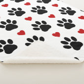 Patroon van poten, reuzenpoten, zwarte poten, rode sherpa deken (3/4)