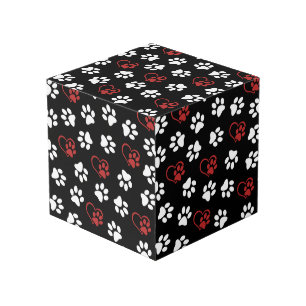 Patroon van poten, witte poten, rode poten, harten kubus